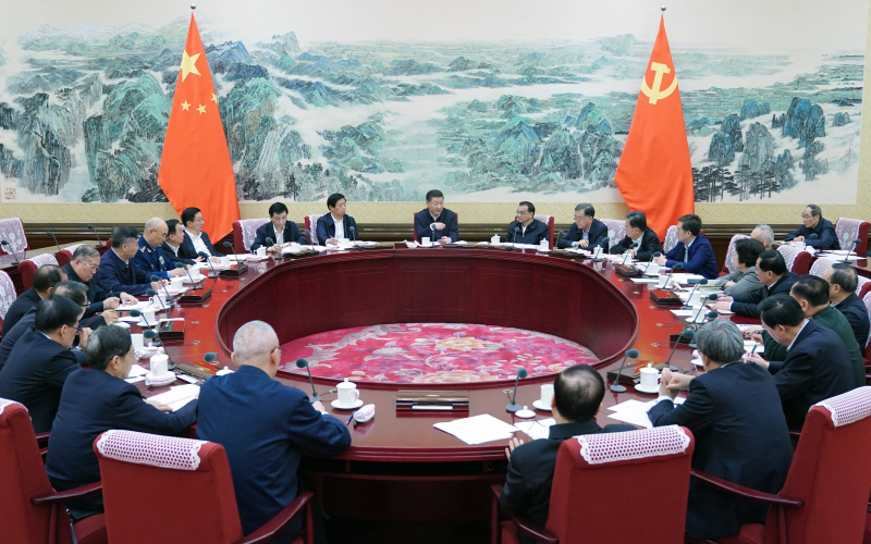 　　12月25日至26日，中共中央政治局召開(kāi)民主生活會(huì)，中共中央總書(shū)記習(xí)近平主持會(huì)議并發(fā)表重要講話。新華社記者 謝環(huán)馳 攝