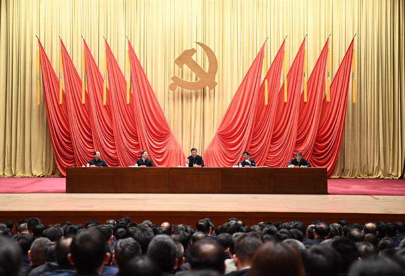 3月1日，2019年春季學(xué)期中央黨校（國家行政學(xué)院）中青年干部培訓(xùn)班在中央黨校開班。中共中央總書記、國家主席、中央軍委主席習(xí)近平在開班式上發(fā)表重要講話。